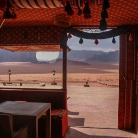 Apartamento Saleem With Jeep Tour Wadi Rum Exterior foto