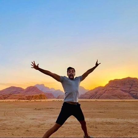 Apartamento Saleem With Jeep Tour Wadi Rum Exterior foto