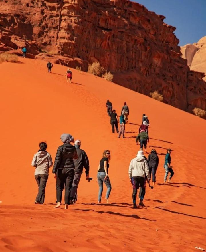 Apartamento Saleem With Jeep Tour Wadi Rum Exterior foto