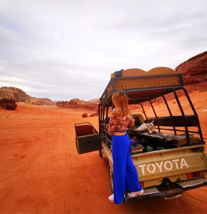 Apartamento Saleem With Jeep Tour Wadi Rum Exterior foto